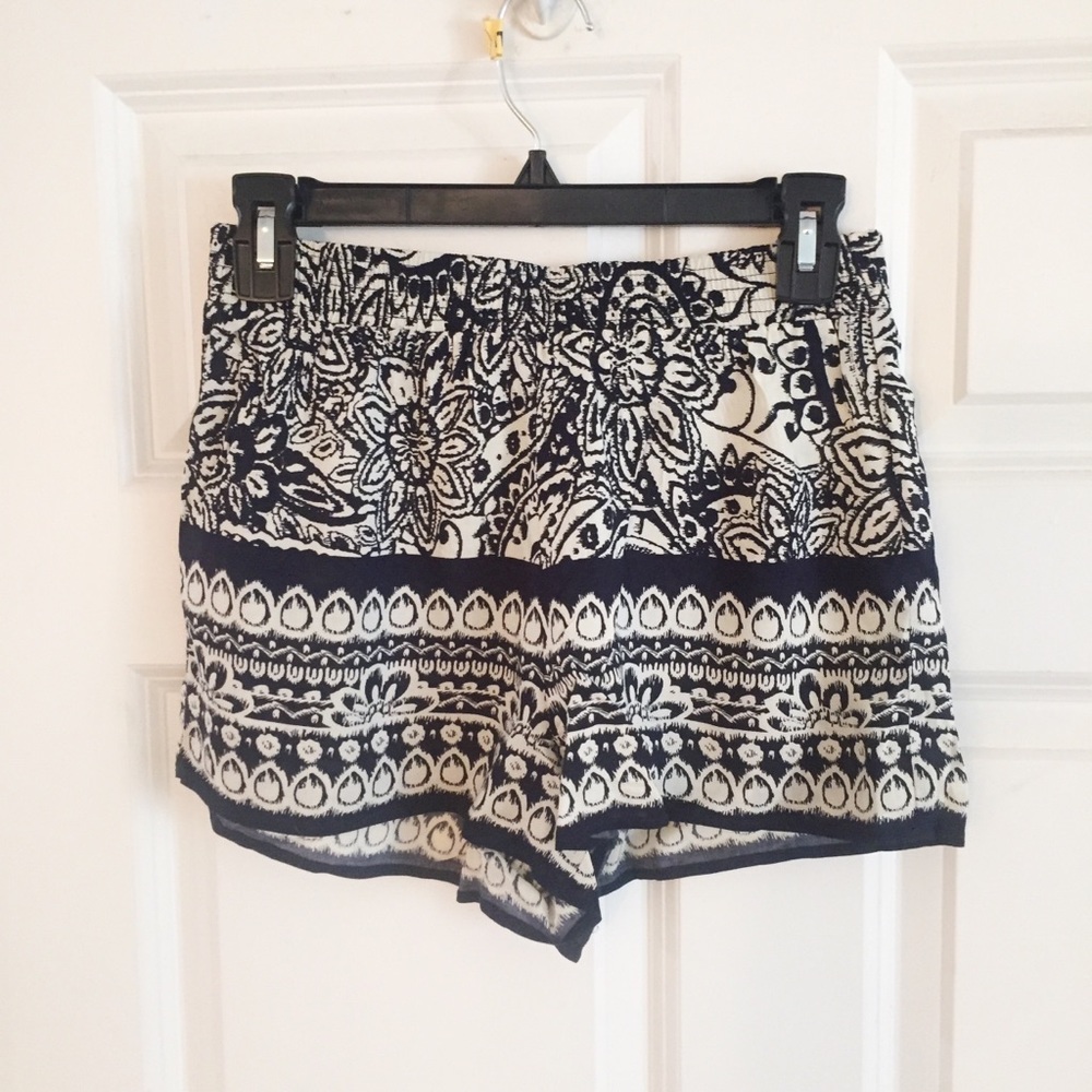 🌵 Sweet Journey Black White Print Rayon Shorts